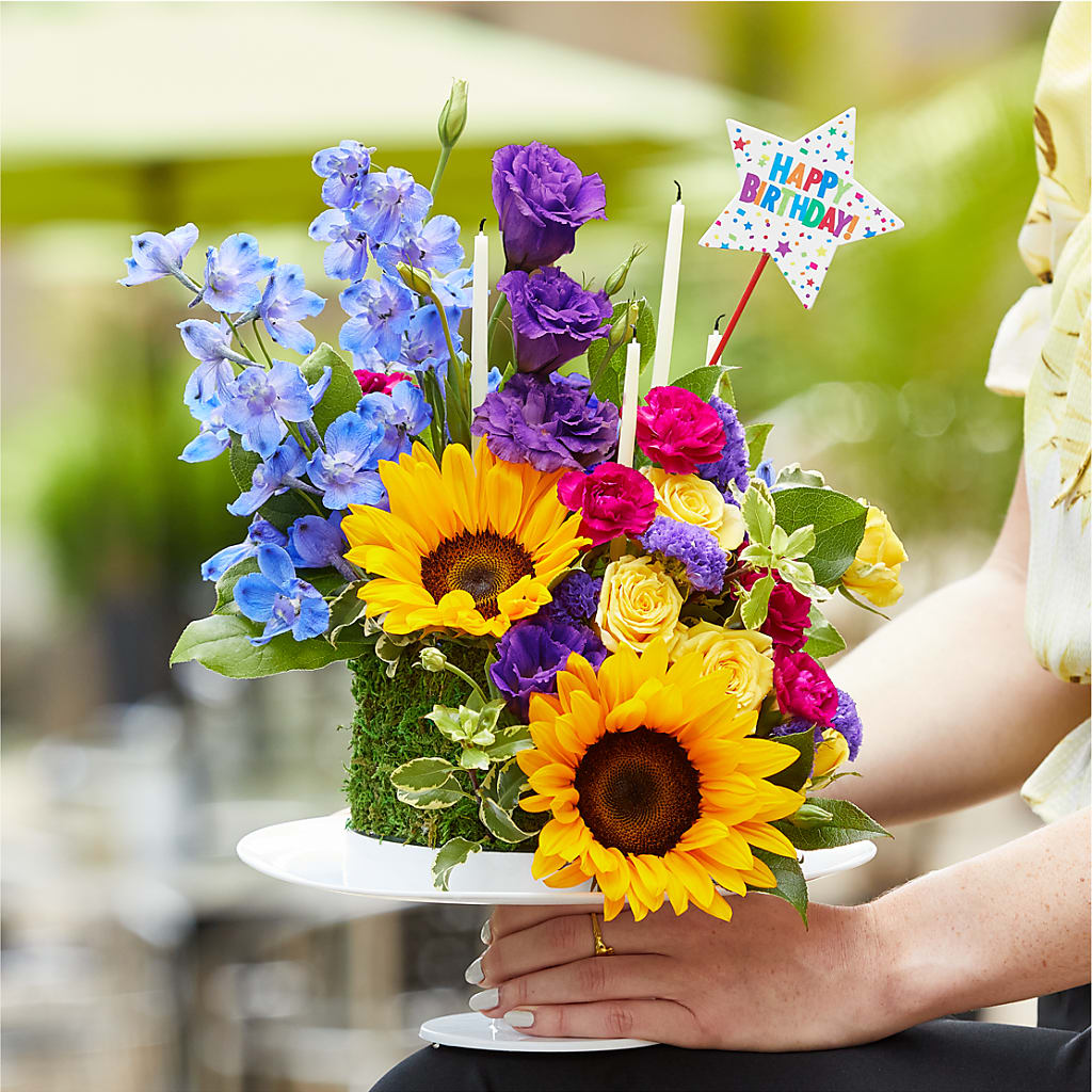 Star of the Day Floral Cake – A Miracle Florist, Oxnard CA