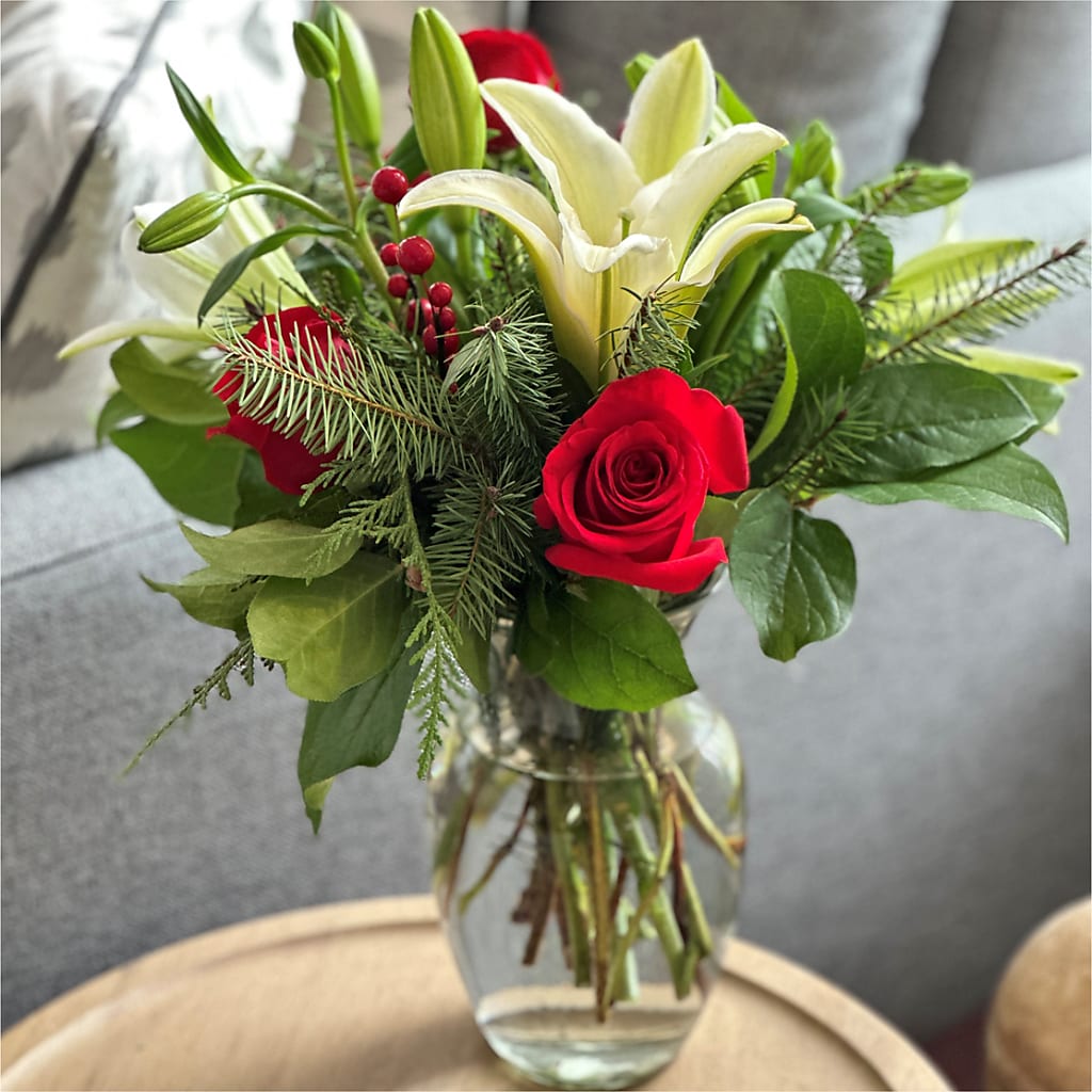 Sparkling Snowflakes Bouquet –  A Miracle Florist, Oxnard CA