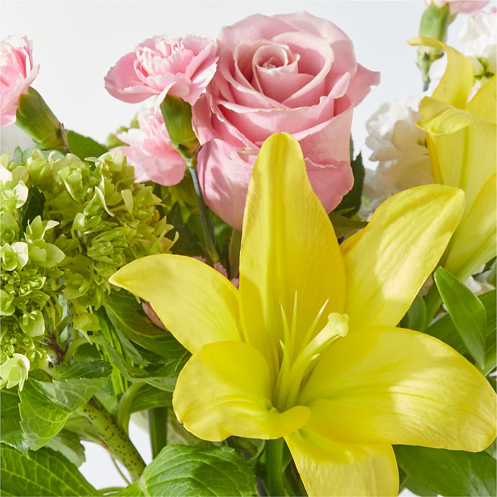 Garden Delight Bouquet –  A Miracle Florist, Oxnard CA