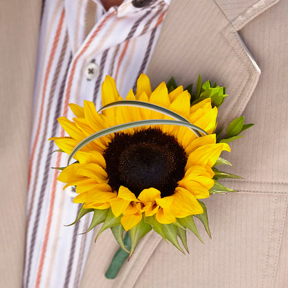 Free Spirit Boutonniere –  A Miracle Florist, Oxnard CA